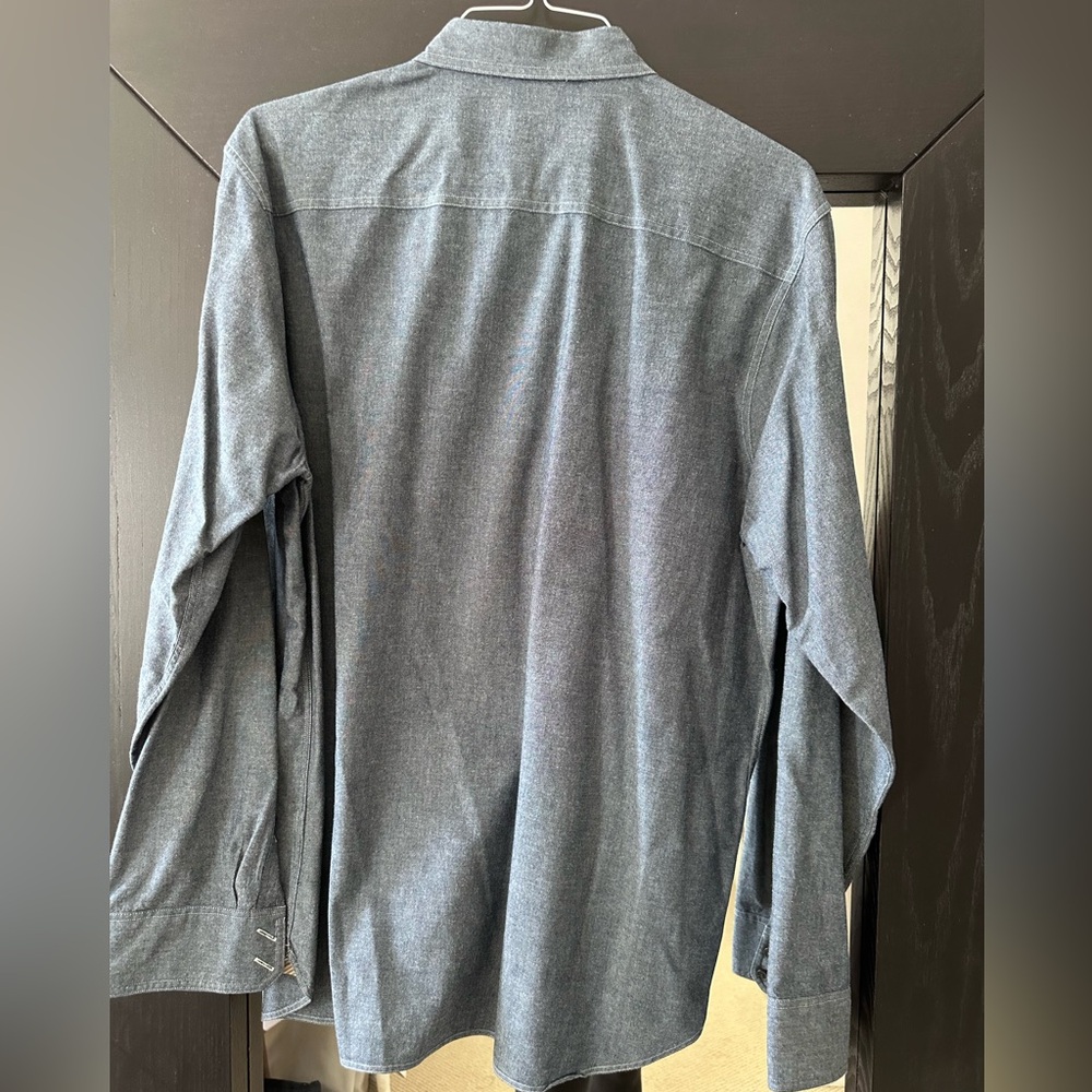 Classic Denim Blue Chambray Men's Button-Down Shirt - Picture 3 of 5